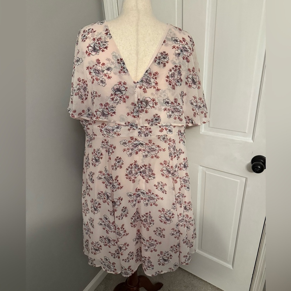 Torrid Blush Floral Wrap Dress - Picture 5 of 9